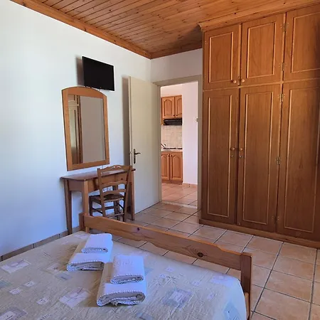 Eptanisa Lejlighedshotel Mikros Gialos