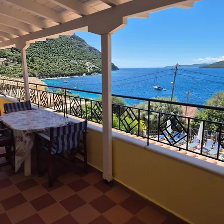 Hotel de apartamente Eptanisa Mikros Gialos