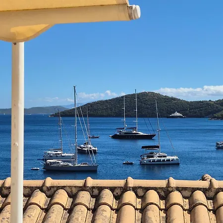 Eptanisa Lejlighedshotel 3*