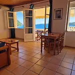 Eptanisa 3* Mikros Gialos
