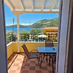 Eptanisa 3* Mikros Gialos
