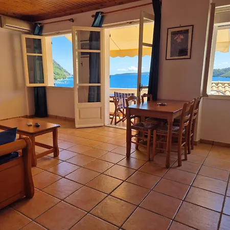 Eptanisa 3* Mikros Gialos