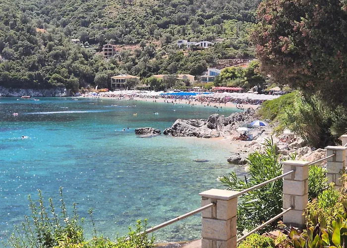 Eptanisa Mikros Gialos